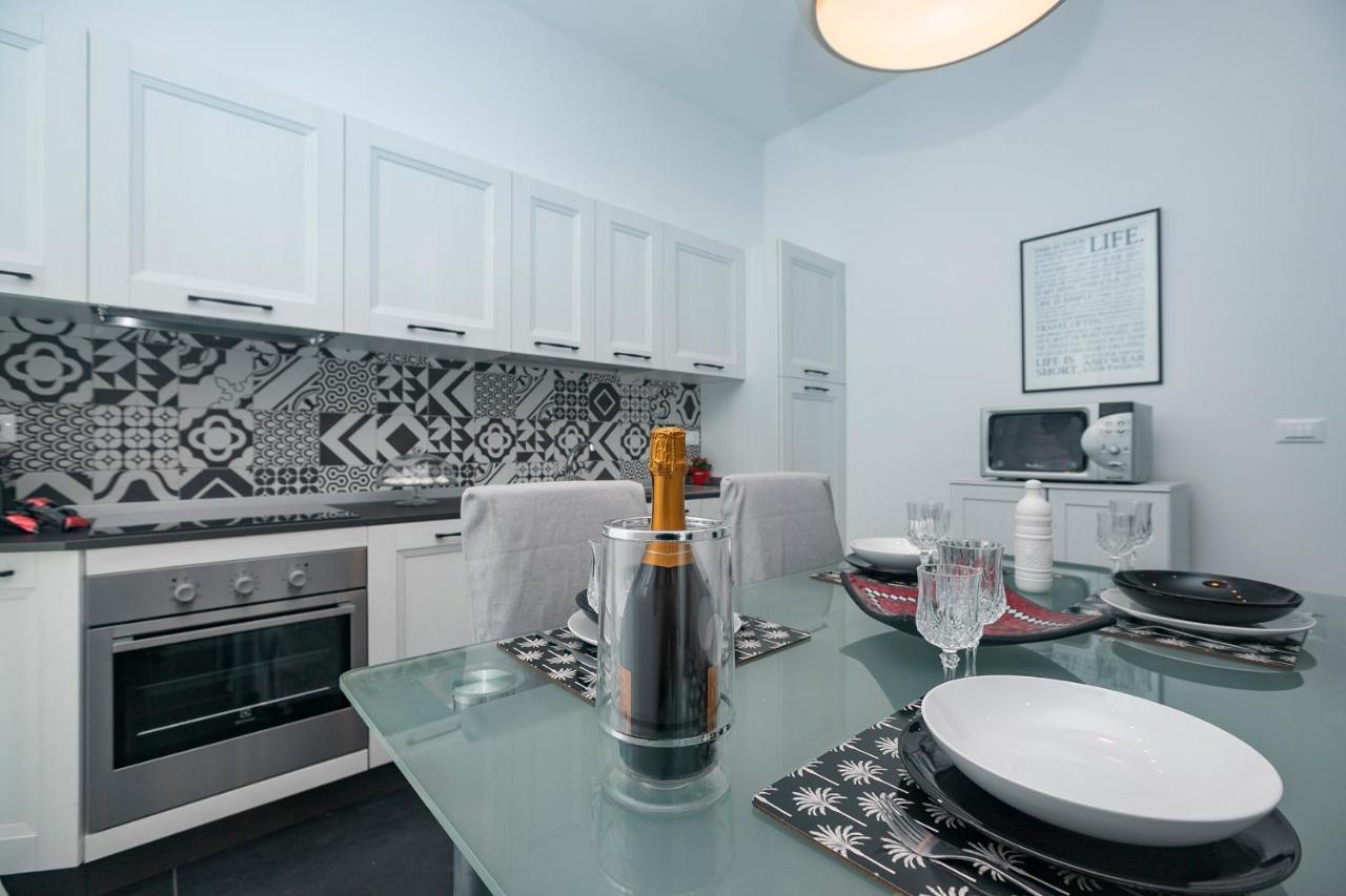 Real Italian Estate - Luxury Black&White Genova Eksteriør billede