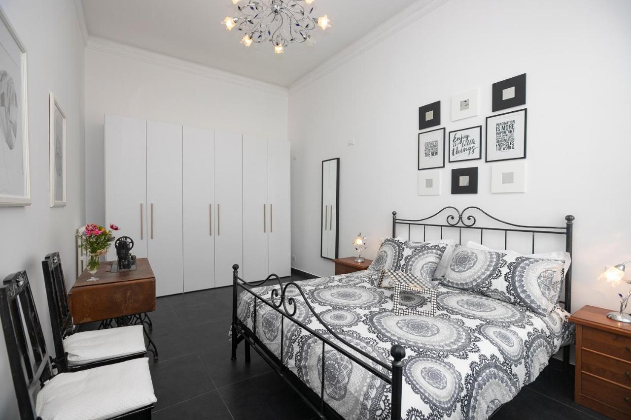 Real Italian Estate - Luxury Black&White Genova Eksteriør billede