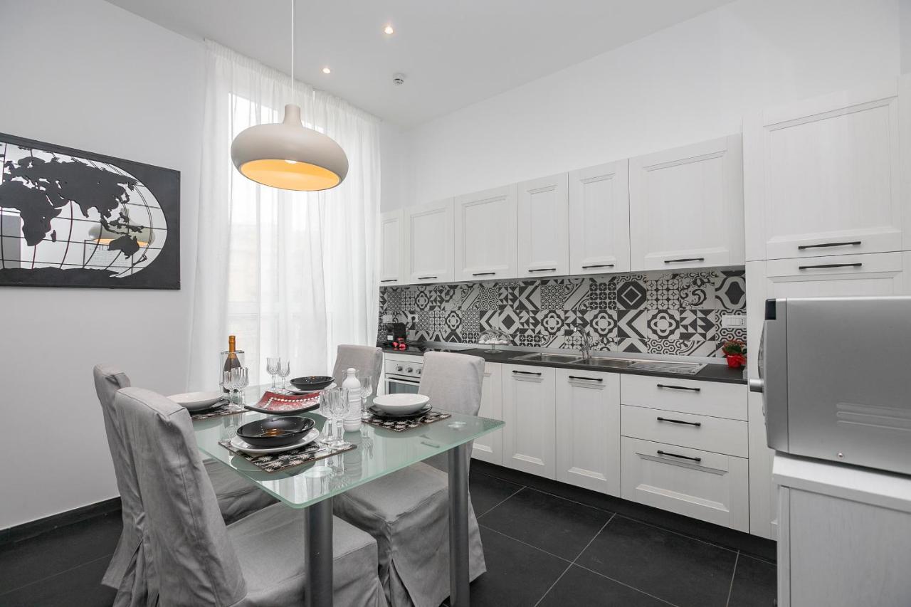 Real Italian Estate - Luxury Black&White Genova Eksteriør billede
