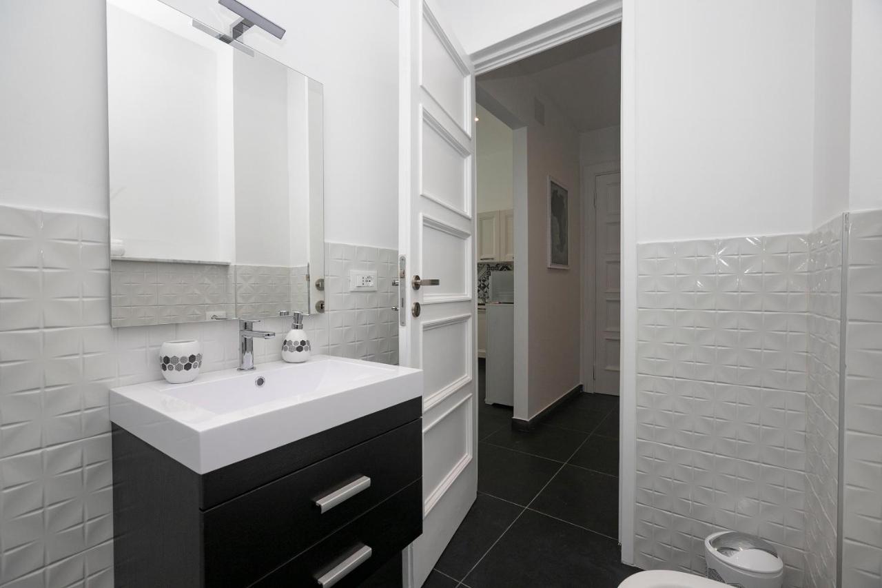 Real Italian Estate - Luxury Black&White Genova Eksteriør billede